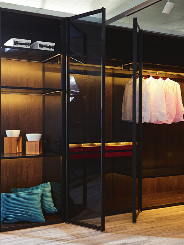 Aluminum Walk-in Closet